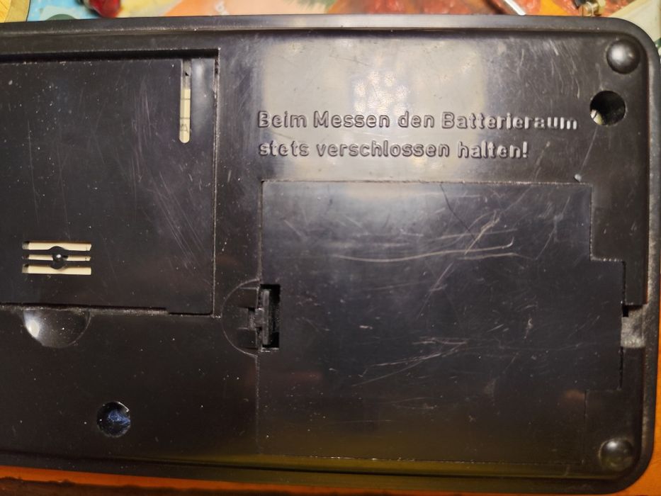 Miernik analogowy UNI21 multimetr (DDR)– lekko uszkodzony mechanicznie