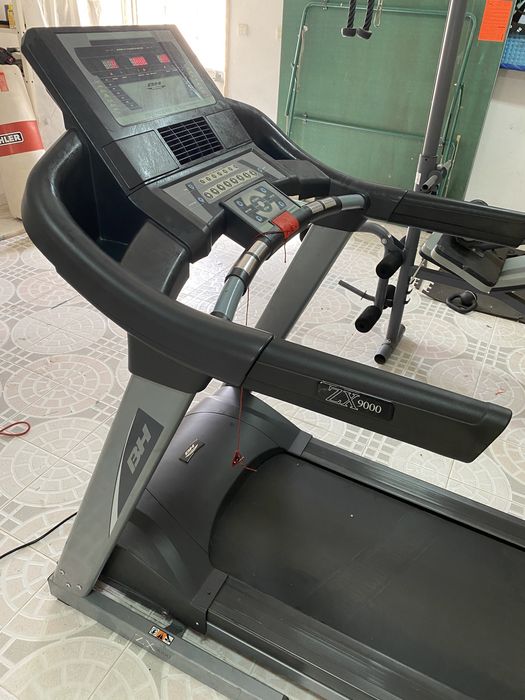 Passadeira elétrica ZX9000 BH Fitness