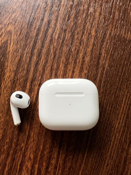 Навушники Apple AirPods 3 MagSafe Charging Case