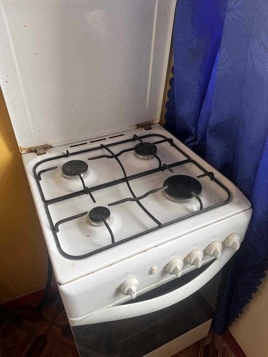 Кухонна газова плита Indesit K 242 G(W)/R із газовою духовкою