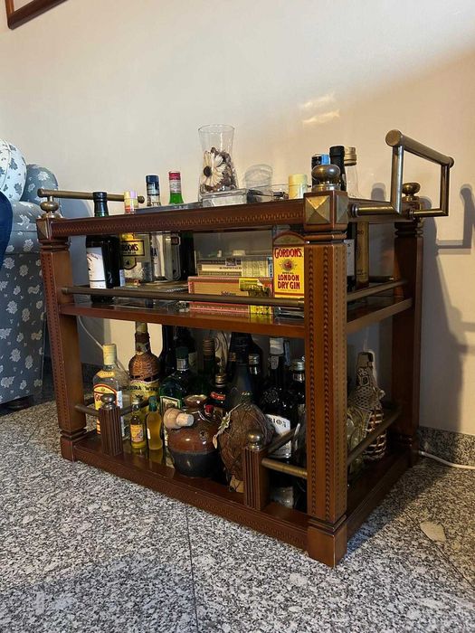 Carrinho de chá + 2 floreiras