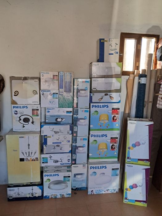 Candeeiros novos em caixa