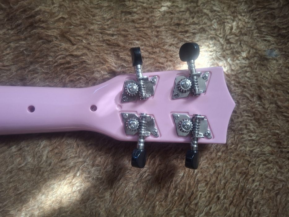 Акулеле Rockstar