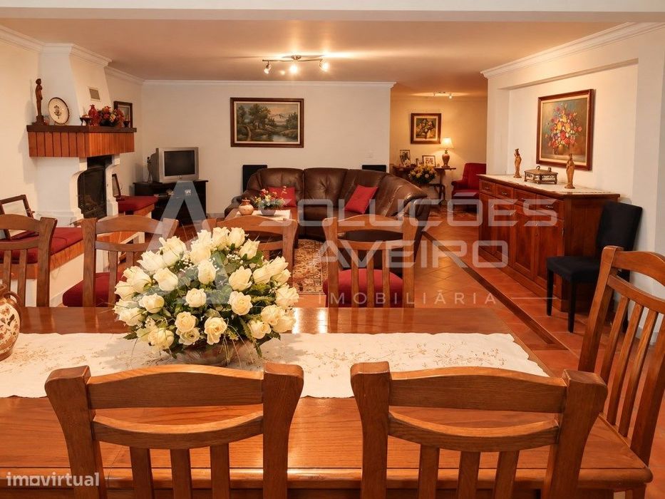 Moradia T4+1 | Piscina Coberta | Ginásio | Dois Lotes Urbanos | Cen...