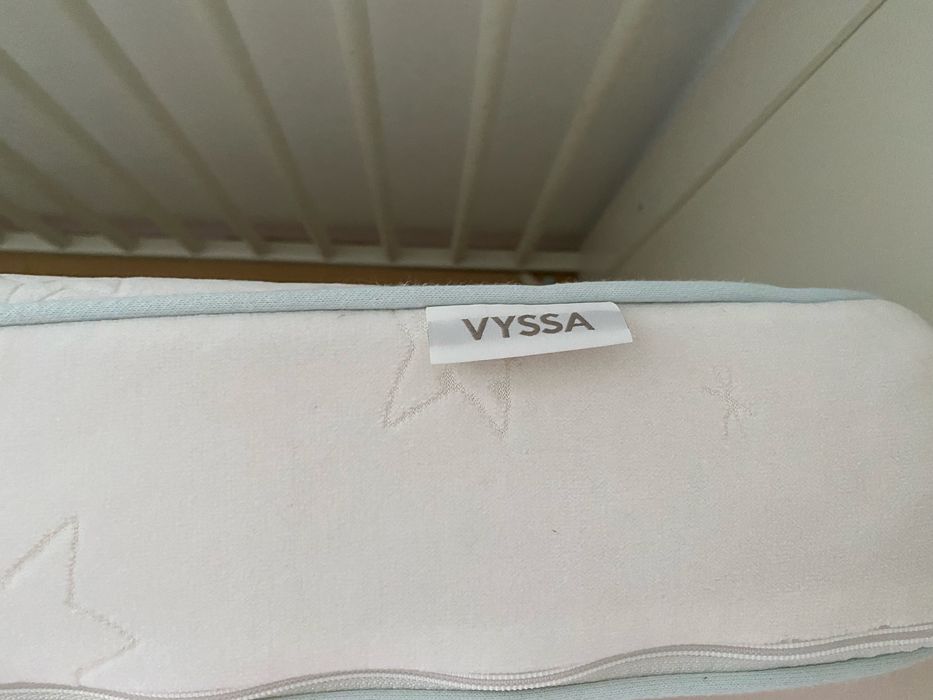 Berço de grades + colchão