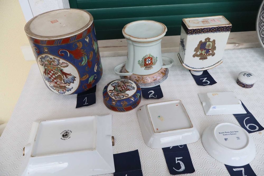 Peças armoriadas com diferentes preços . Ler descrição