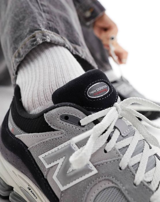 Кросівки New Balance 2002R