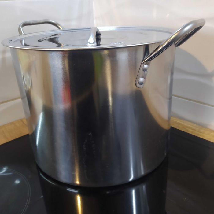 tani i dobry garnek niemieckiej firmy 9,5 litra łapie dno magnes pokry