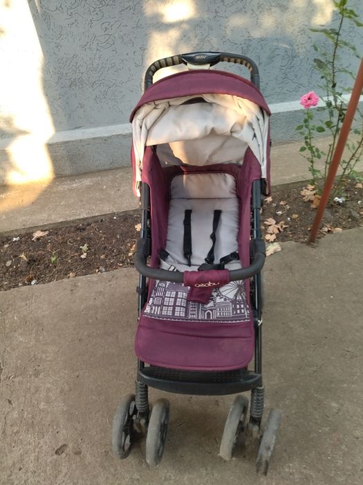 Прогулочна коляска