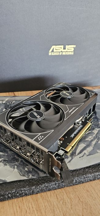 ASUS GeForce RTX 4060 8GB Dual - como nova