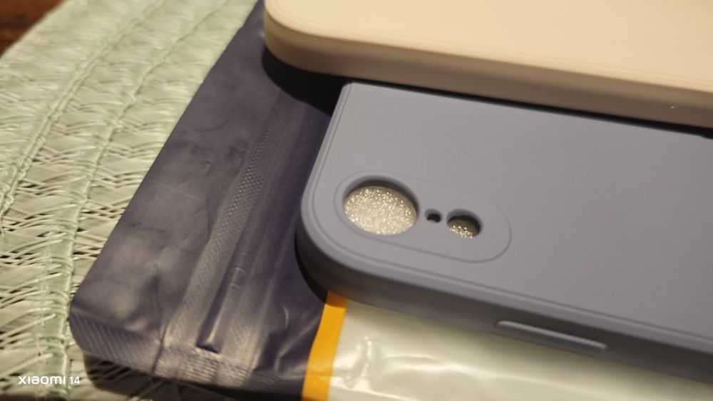 2x case granat & kremowy do telefonu random. np iphoneXR