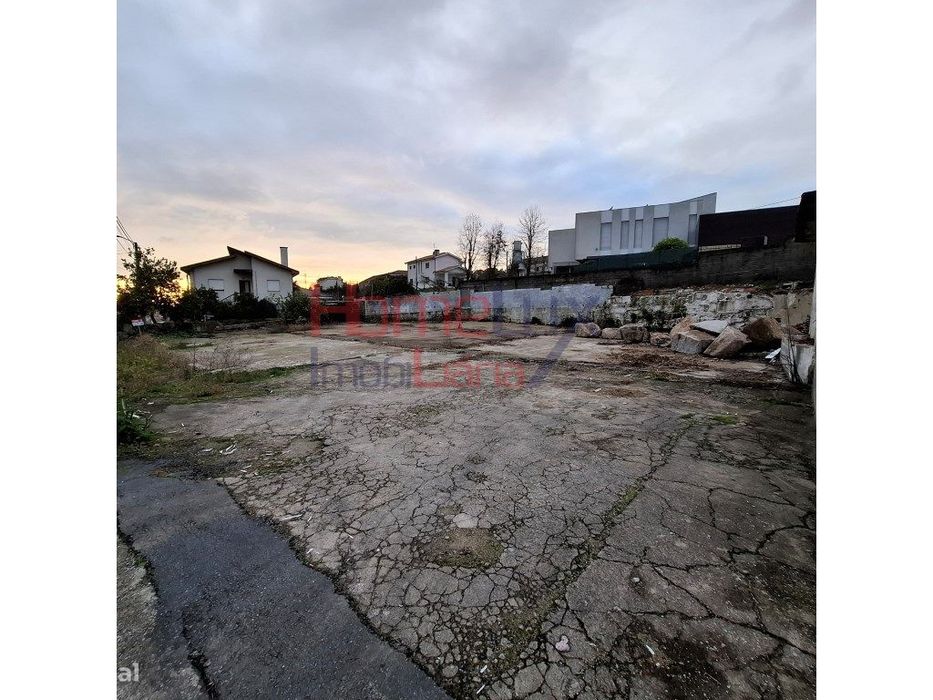 Terreno com 1260 m² em Vilela