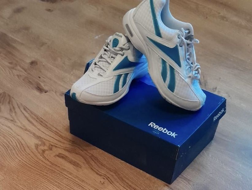 Розпродаж Оригінальних жіночих кросівки Reebok(Опт), Adidas, Puma.