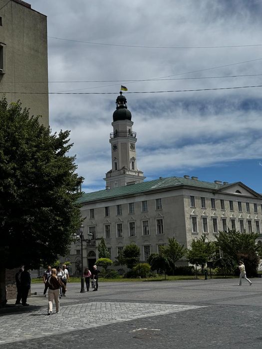 Продам 3-х кімнатну квартиру у центрі Дрогобича.