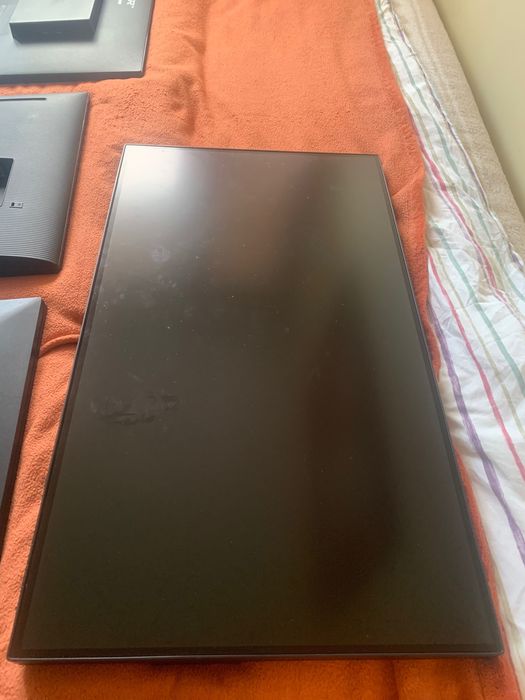 ZESTAW 5 monitorów plus uchwyty