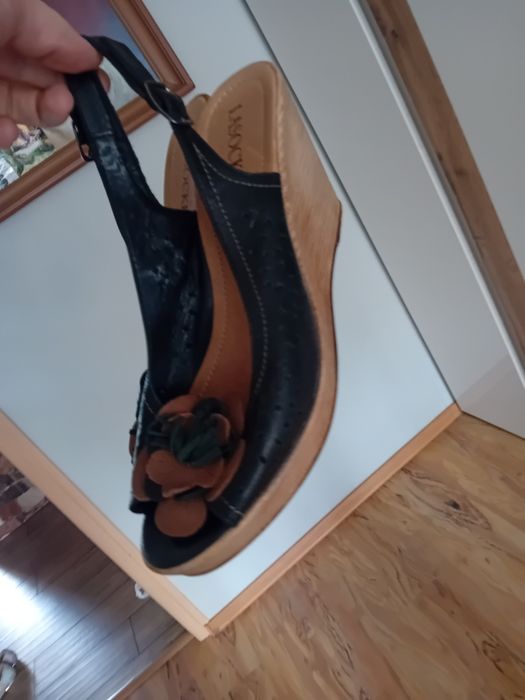 Lasocki wyjątkowe buty sandaly  damskie na koturnie 38