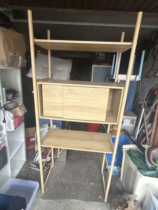 Regal jysk w kolorze dębu