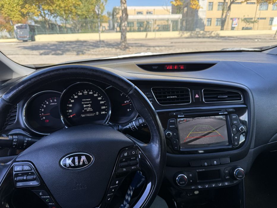 Kia Ceed SW 1.6 CRDI versão TX