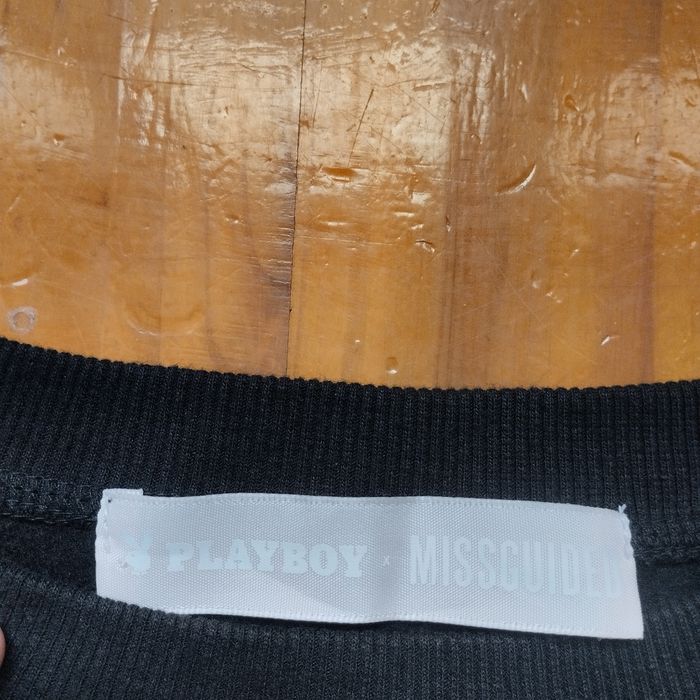 Playboy свитшот кроп  со стразами