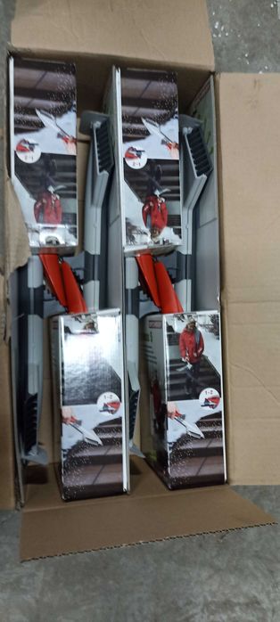 Ручний розкидач піску та добрив