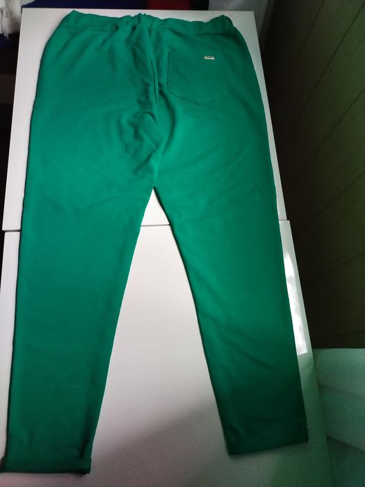 NOWE spodnie dresowe - marka Simili.