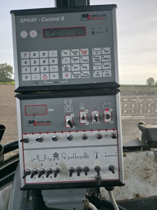 Hardi Commander 2800 plus 21-27 m rau amazone