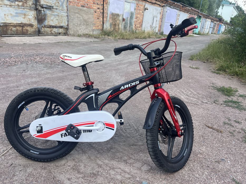 Продам дитячий велосипед , колеса 16 дюймів