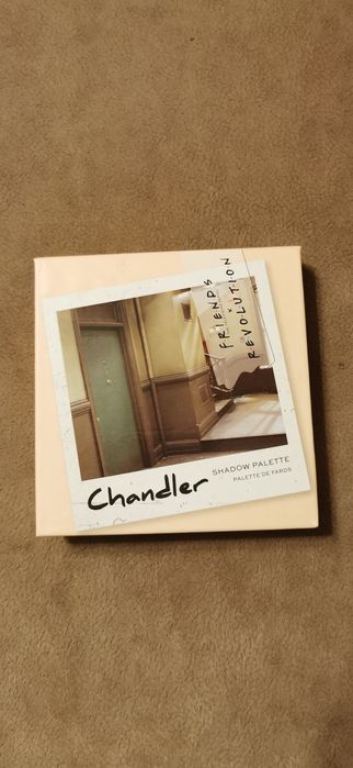 Paletka cieni Revolution Friends Chandler