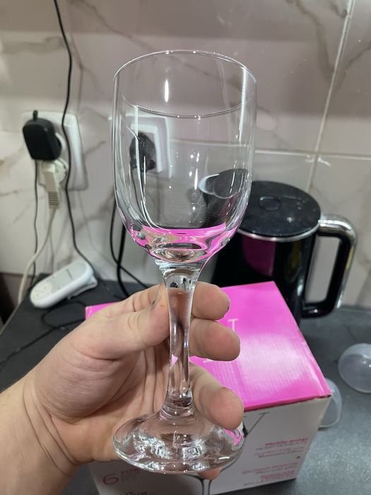 Бокалы и стаканы