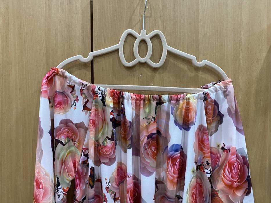 Piękna długa sukienka kwiatowa