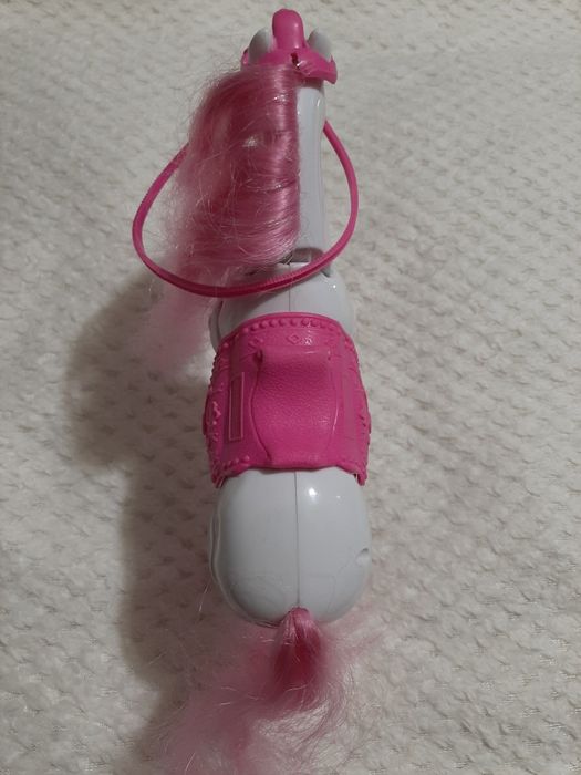 Лошадь ,лошадка,кінь  для барбі .Ходить