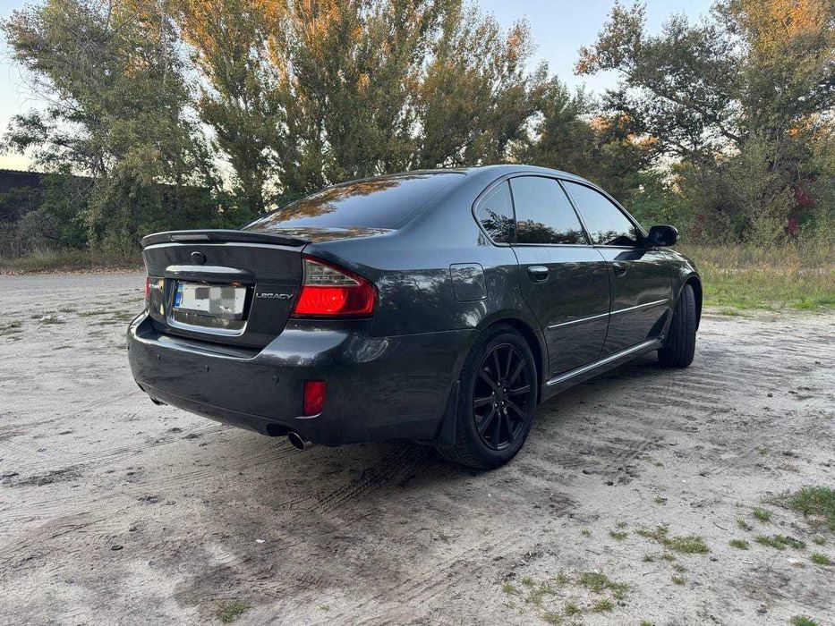 Автомобіль Subaru Legacy