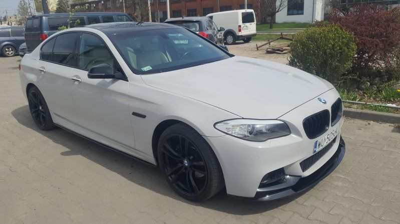 Wynajem busa, z kierowca lub bez