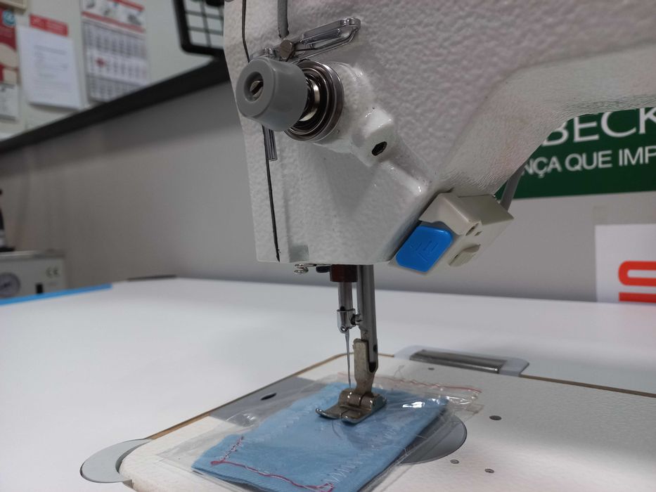 Maquina de costura ziguezague JACK 20U