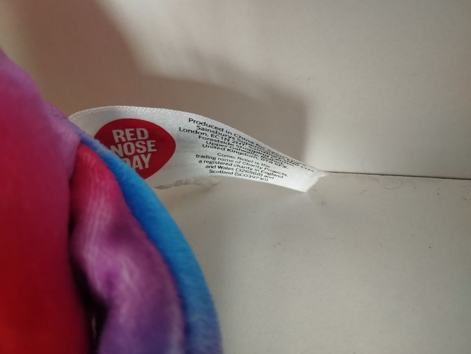 Tęczowy kameleon maskotka jak squishmalows Red Nose Day