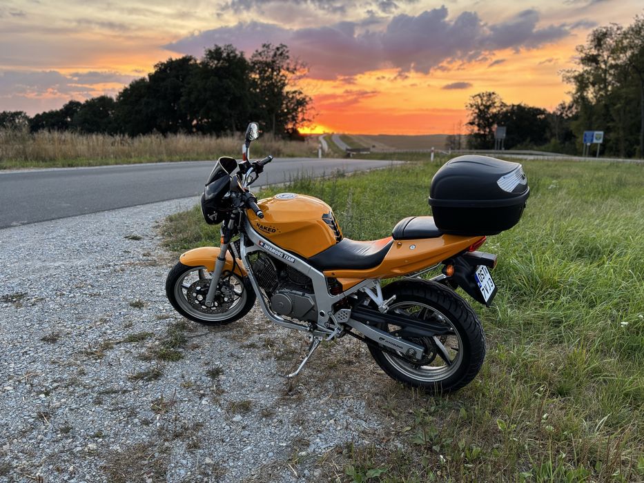 Hyosung 125 GT Naked