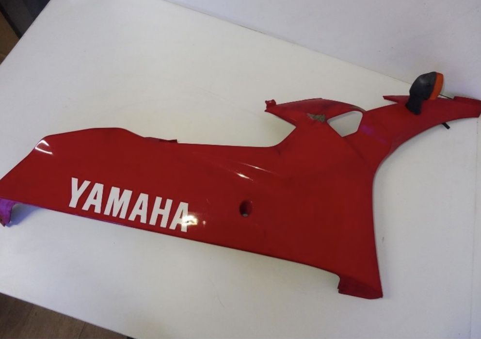 Yamaha YZF R6 Prawa dolna owiewka A320
