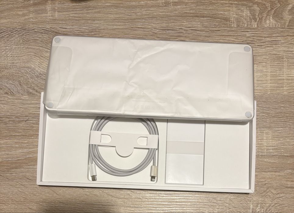 Apple Magic Keyboard + Magic Mouse