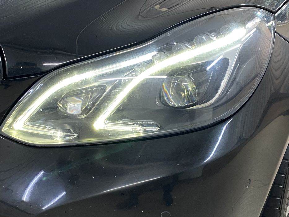 Продаєтся автомобіль Mersedes Benz E300 Hybrid W212 2013г в