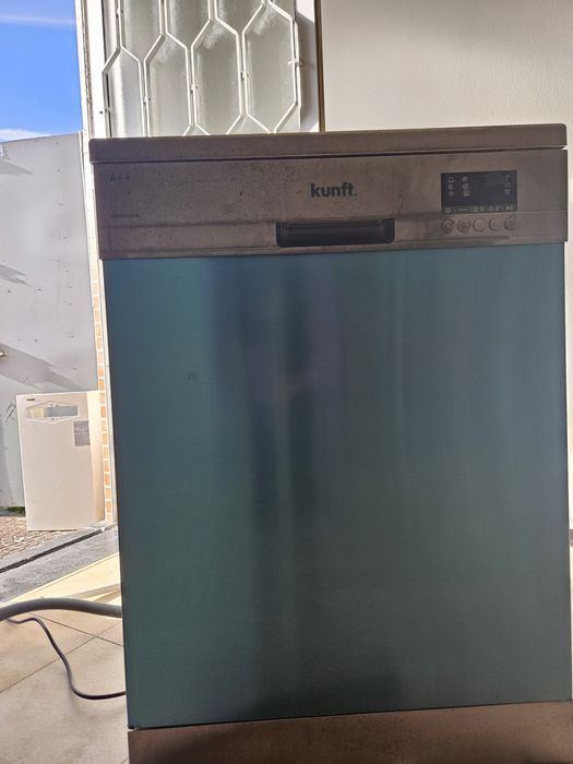 Maquina lavar loiça usada ainda com pelicula protetora