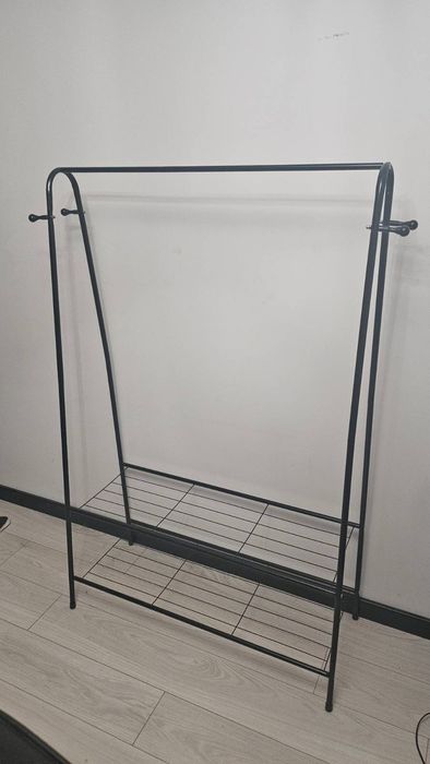 Wieszak stojący metal czarny