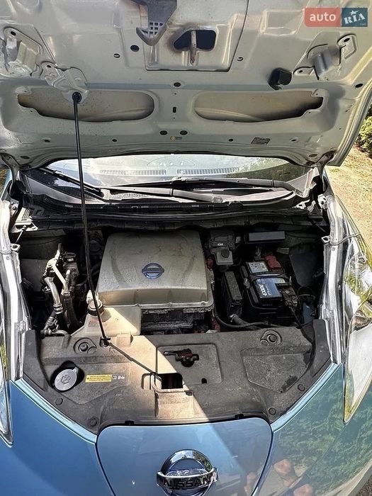 Продам електромобіль Nissan leaf