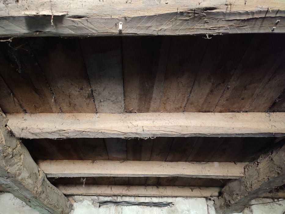 Soalho centenário antigo restauro vigas madeira