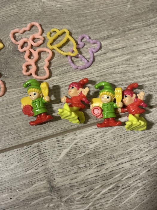 Фігурки кіндер новорічні