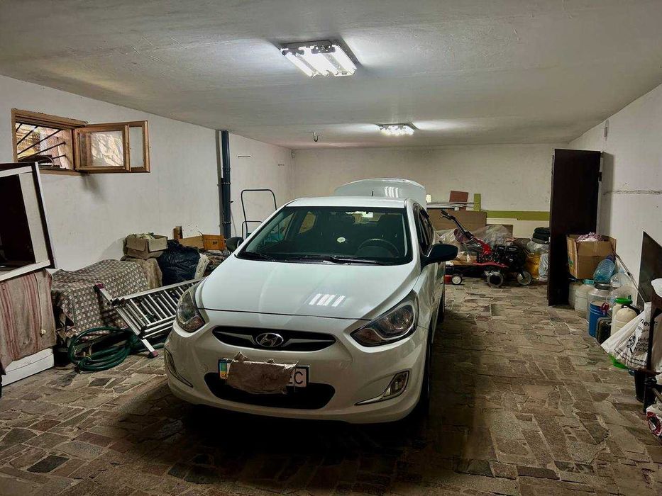 Добротний будинок в центрі м. Буча, цокольний поверх, газове опалення