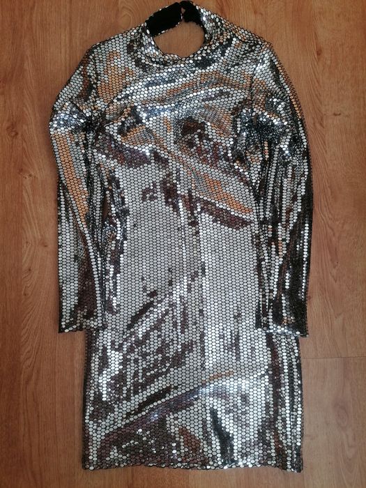 Vestido brilhante e camisola de brilhos