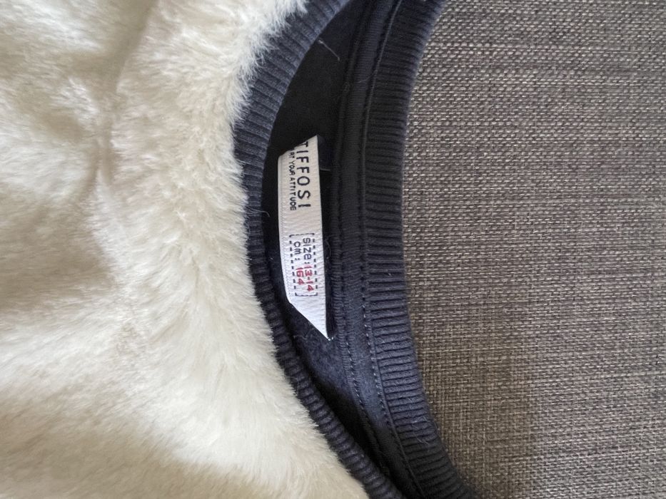 Camisola azul marinho fofinha