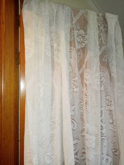 Cortinados para calha em muito bom estado