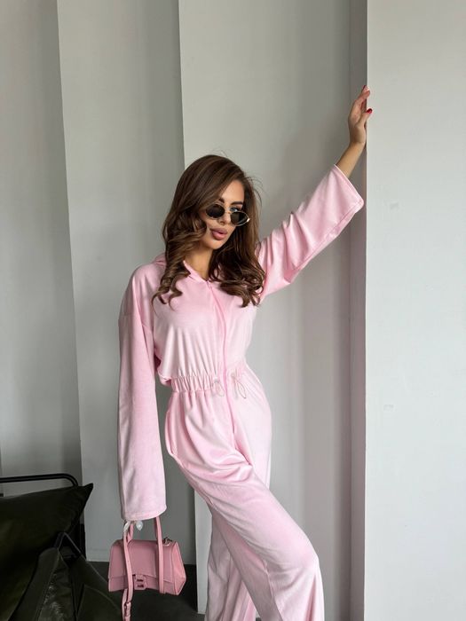 Рожевий велюровий комбінезон зі зйомними резинками