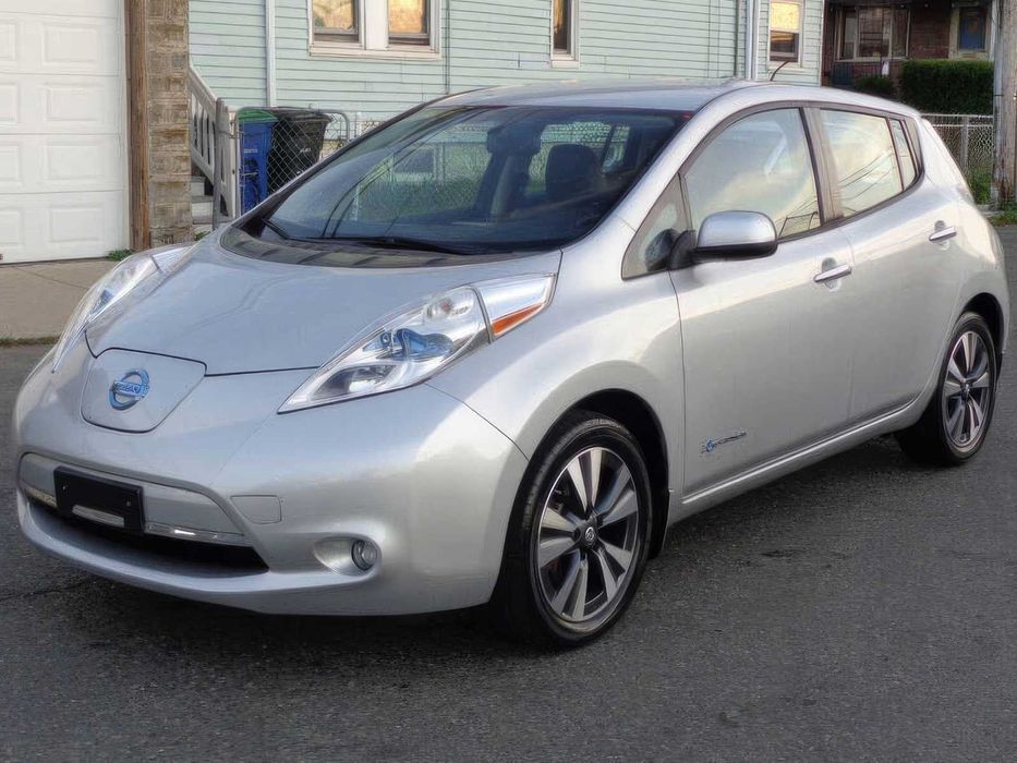 Nissan LEAF SL      2017